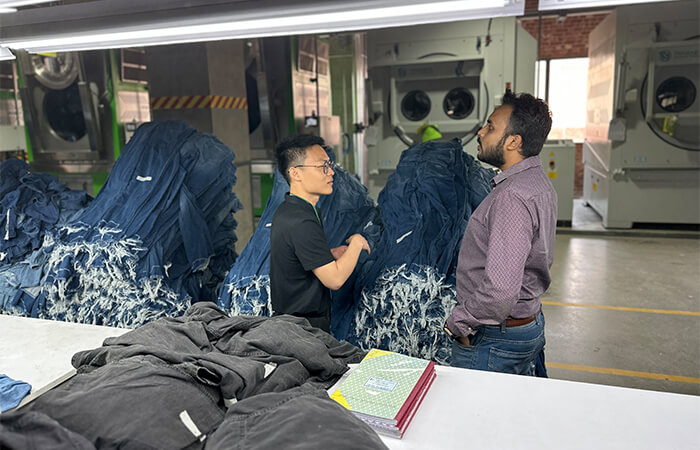 Visitó a nuestro cliente de fábrica de prendas de vestir en Bangladesh