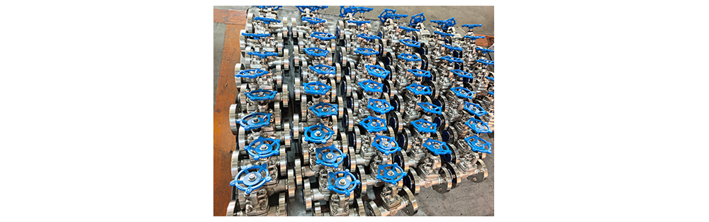 Why are stainless steel and cast steel valves used in oil tank projects